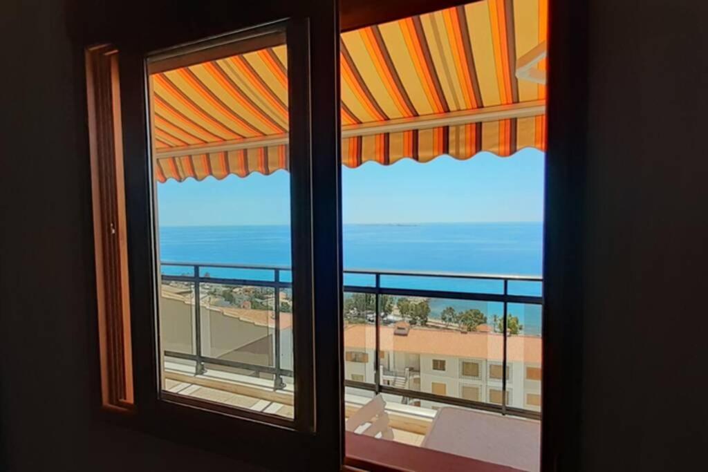 Descansar, sonreír, sentir. Paraíso frente al mar Santa Pola Exterior foto