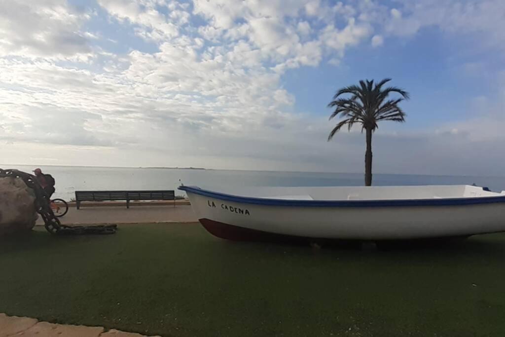 Descansar, sonreír, sentir. Paraíso frente al mar Santa Pola Exterior foto